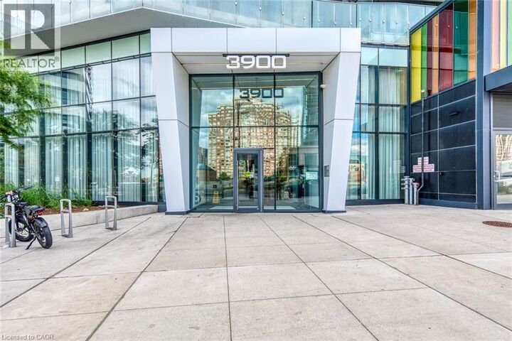 Property Photo:  3900 Confederation Parkway 5010  ON L5B 0M3 