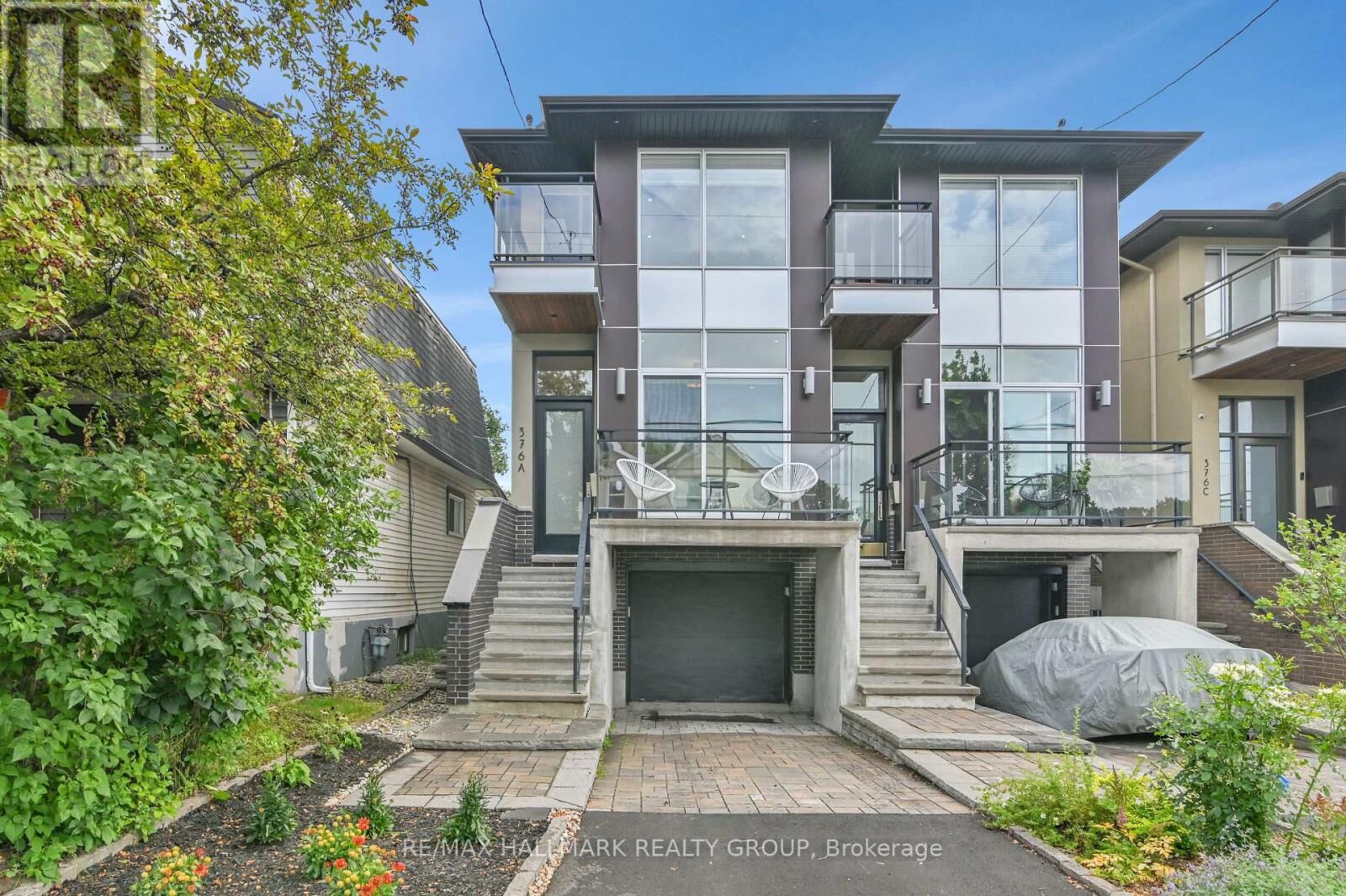 Property Photo:  376A Wilmont Avenue  ON K2A 0B1 