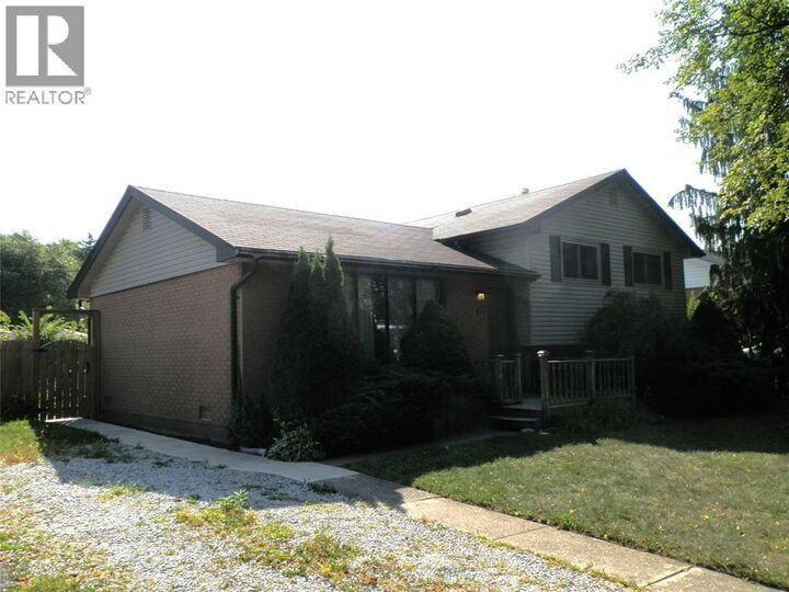 Photo de la propriété:  104 Lansdowne Avenue South  ON N7S 1G6 