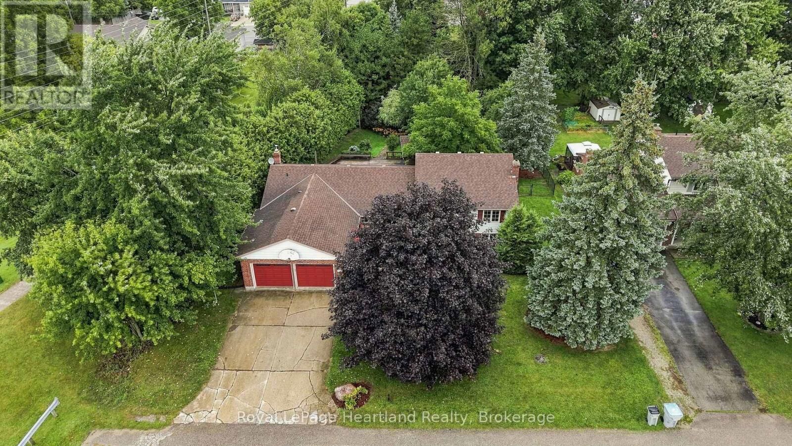 Property Photo:  595 Inkerman Street West  ON N4W 1C7 