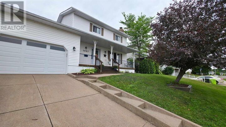 Property Photo: 1007 Lake St ON P6B 6C8