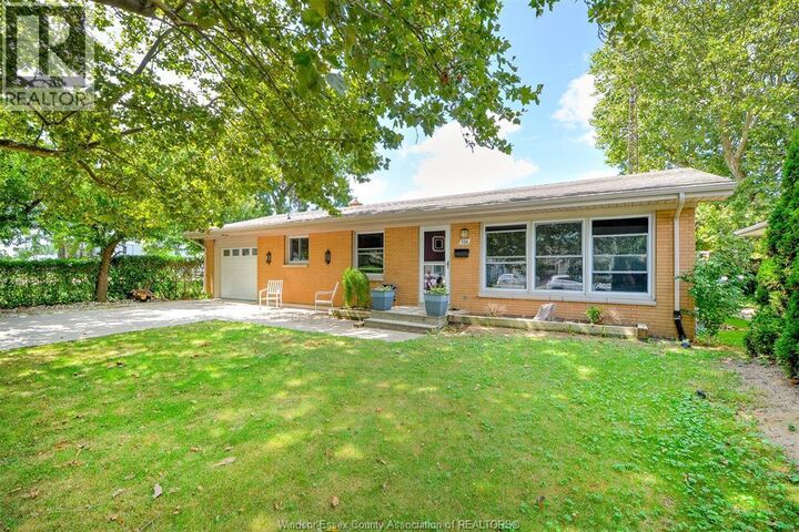 Property Photo: 116 Queens Avenue ON N8H 3H4