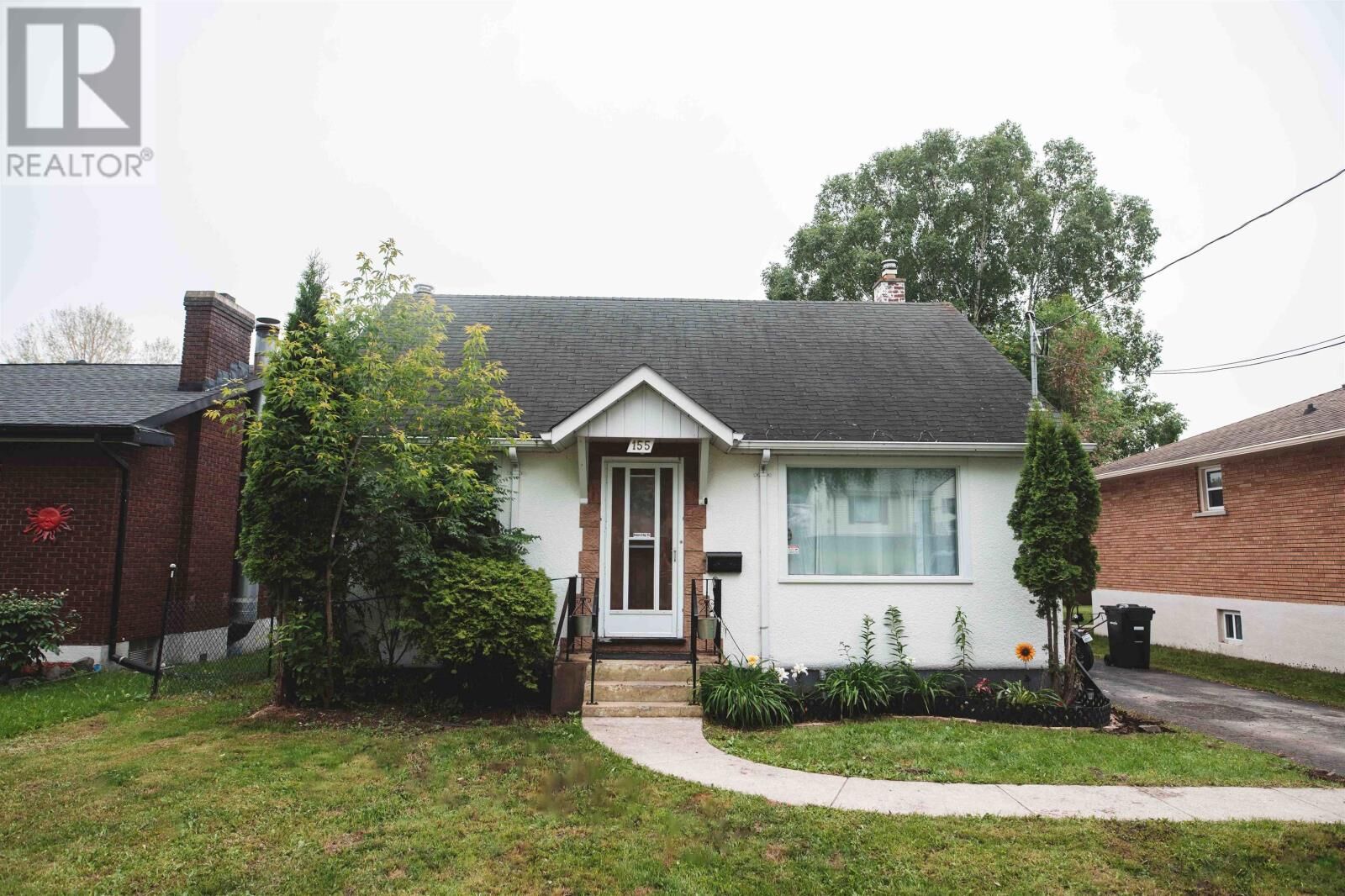 Property Photo:  155 Ruttan St  ON P7A 5E4 