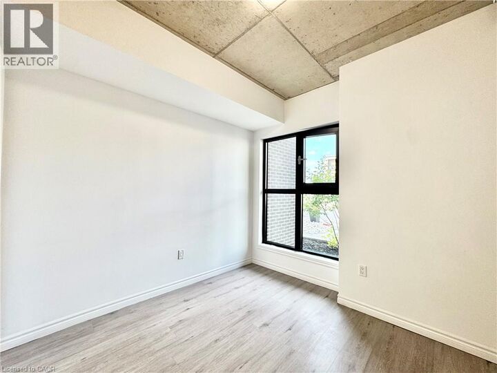 Property Photo:  1430 Highland Road West D4  ON N2N 0C3 
