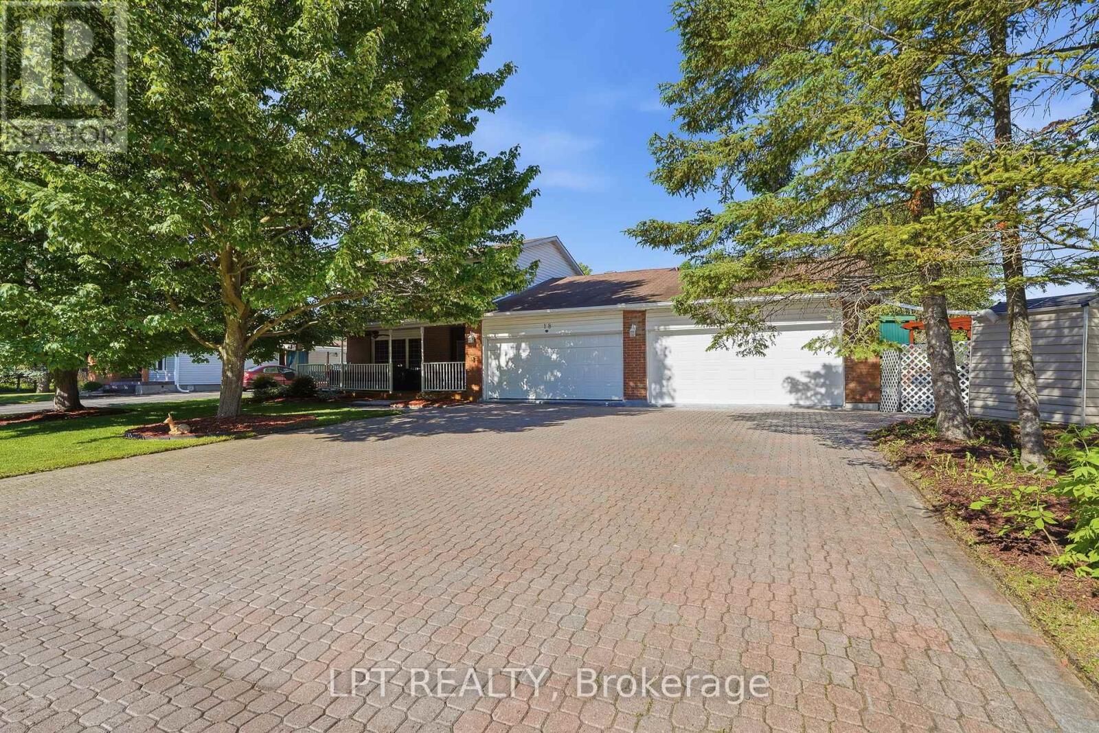 Property Photo:  18 Louise Crescent  ON K0A 1W0 