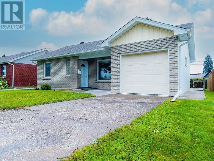 Property Photo:  356 Kingsway Ave.  ON P7E 2A5 