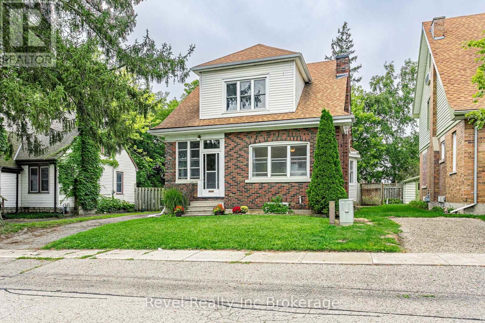 Property Photo:  95 Concession Street  ON N5C 1E9 
