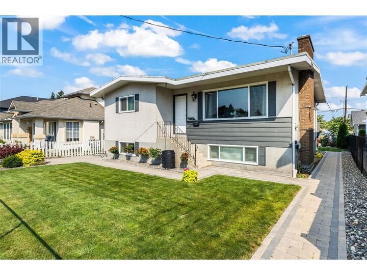 Property Photo:  776 Glenwood Avenue  BC V1Y 5M5 