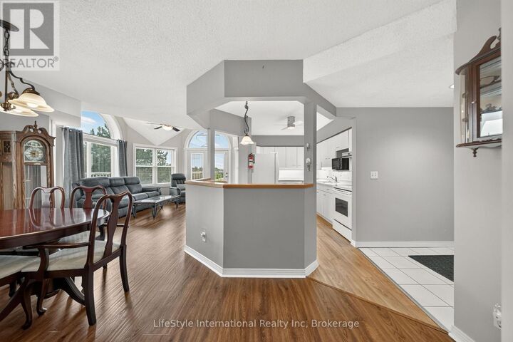 Property Photo: 208 Silvercreek Parkway North 307 ON N1H 8H2