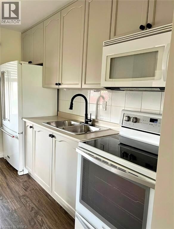 Property Photo:  62 Tivoli Drive 50  ON L9C 2E4 