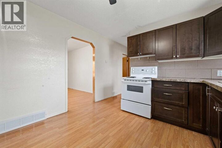 Property Photo: 321 3 Avenue East AB T0K 0G0