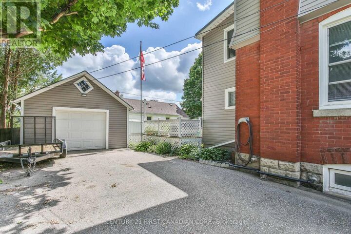 Property Photo: 308 Broadway Street ON N4G 3S1