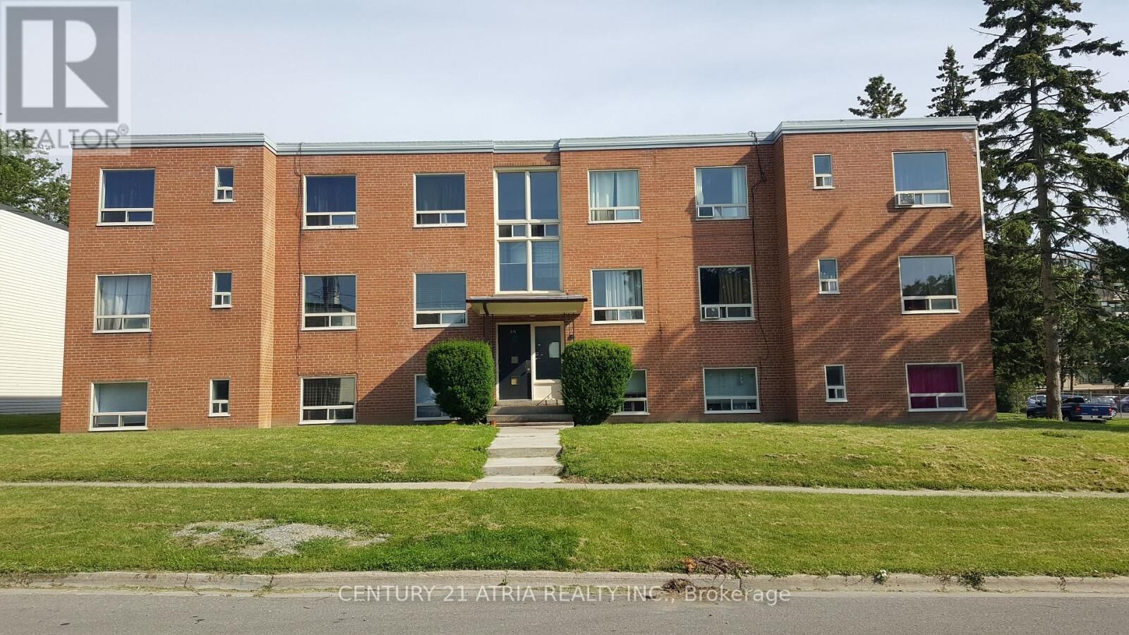 Property Photo:  316 Saguenay Avenue  ON L1J 2N1 