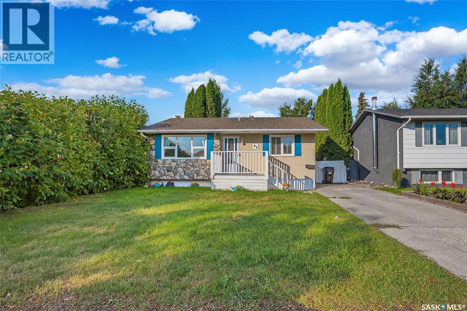 Property Photo: 96 Patterson Crescent SK S7L 4Z9