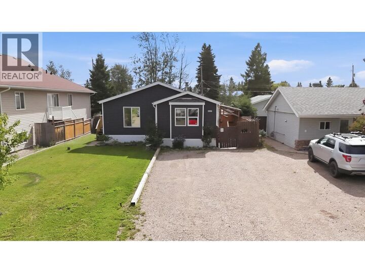8307 99 Avenue — photo 1