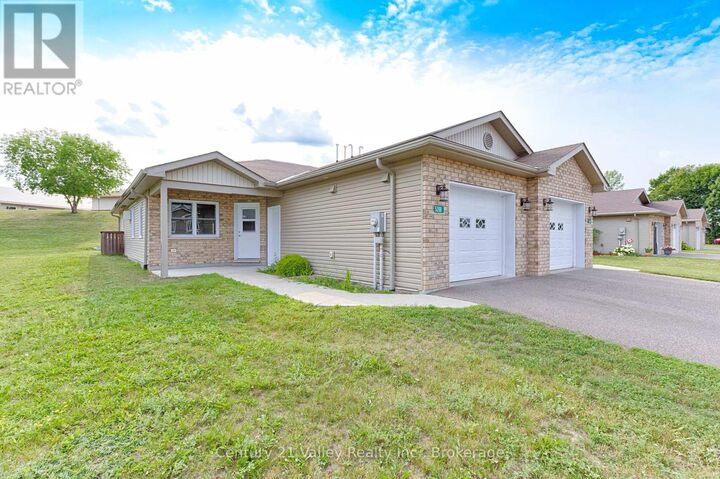 528B Wellington Street — photo 1