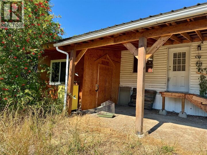 Property Photo: 3701 3 Highway 1 BC V0B 1G1