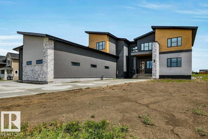 Property Photo: 26409 Twp Rd 532A 47 AB T7X 0W7