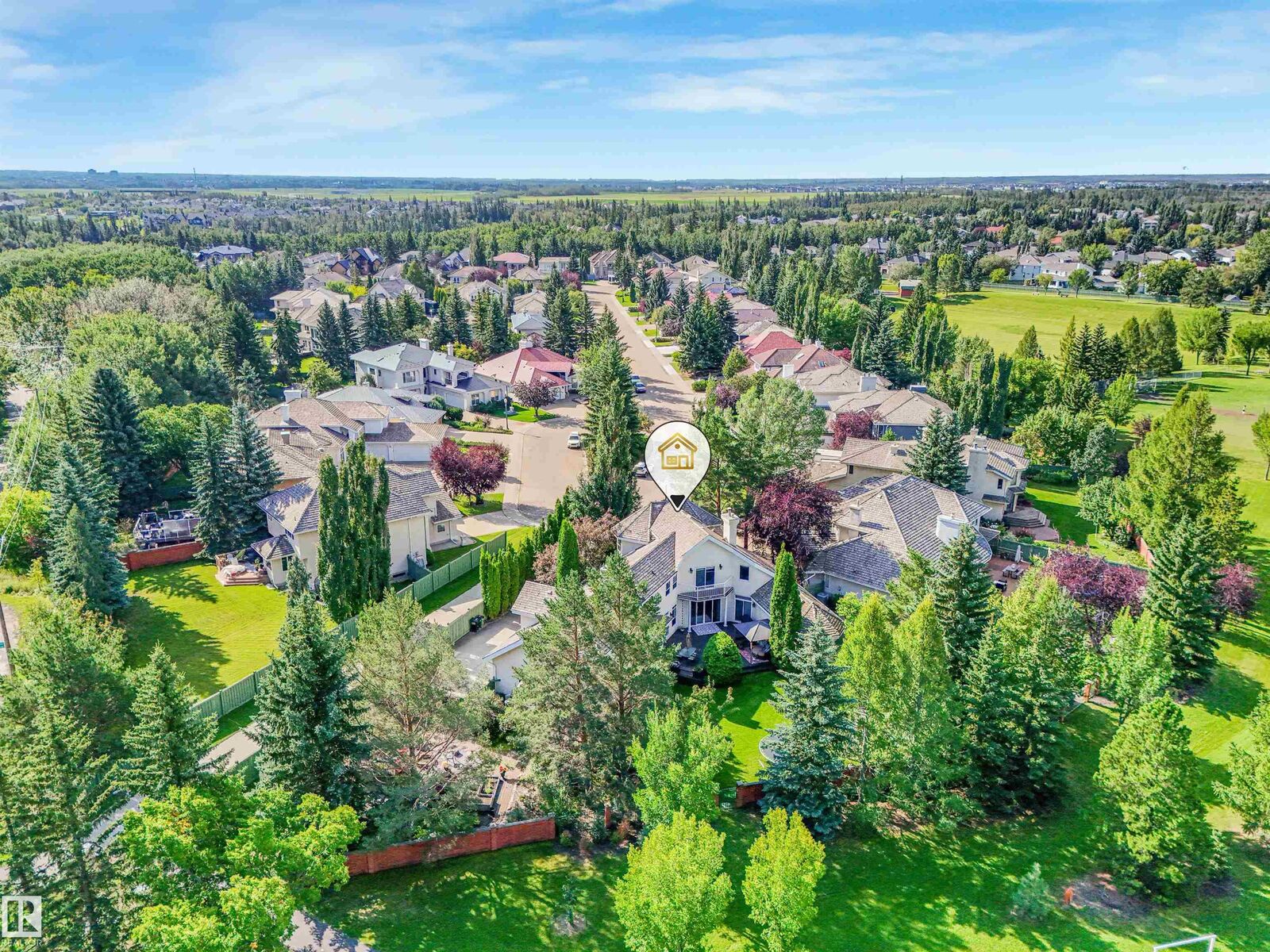 Property Photo: 110 Weaver Drive NW AB T6M 2J3