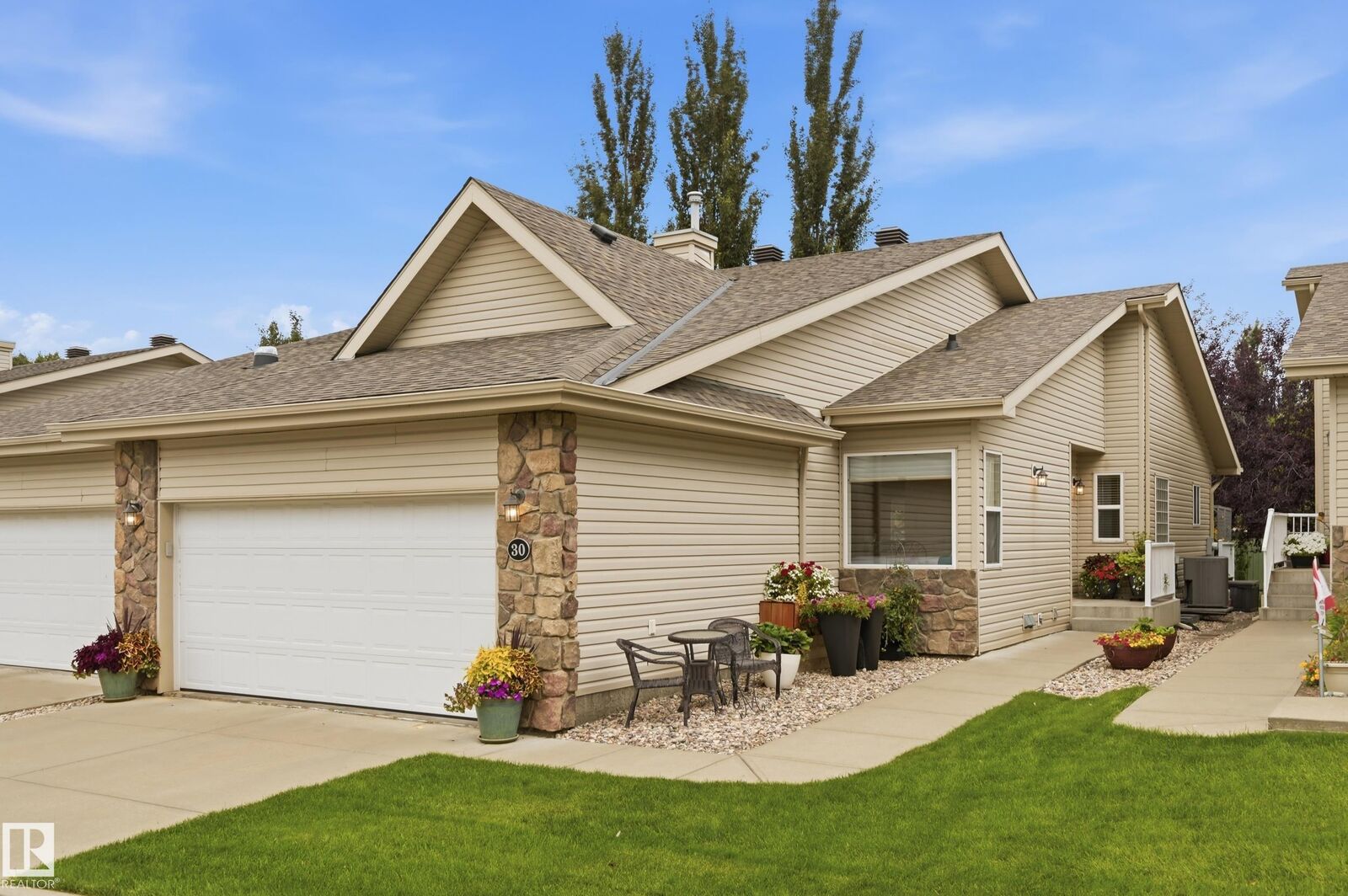 Property Photo: 2031 Brennan Crescent NW 30 AB T5T 0W3