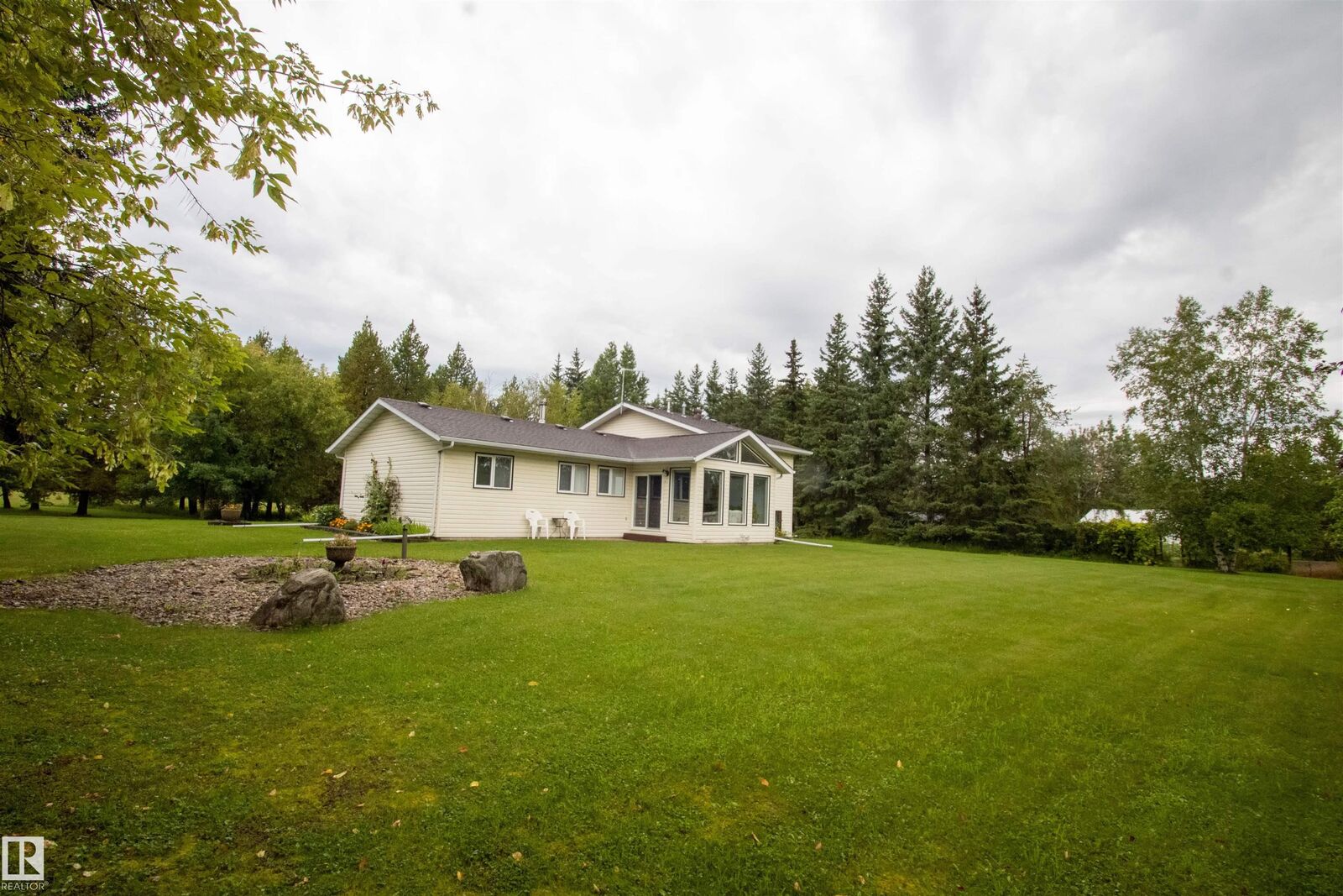 Property Photo:  59024 Rng Rd 472  AB T0A 1A0 