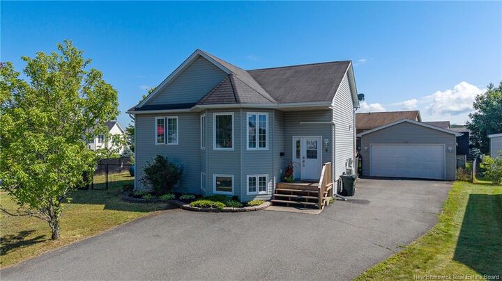 8 Omega Drive — photo 1
