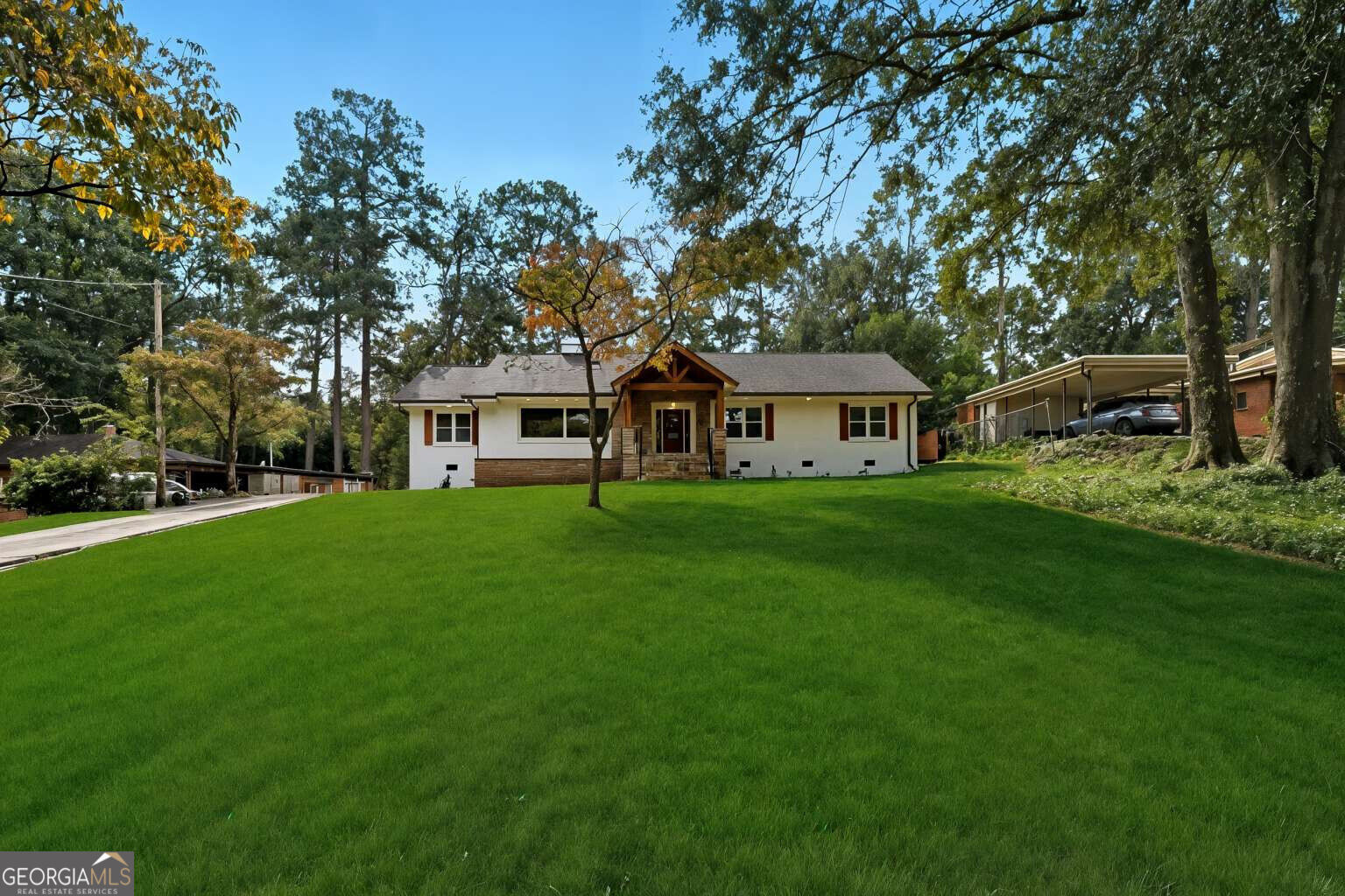Property Photo: 2304 Rugby Lane GA 30337