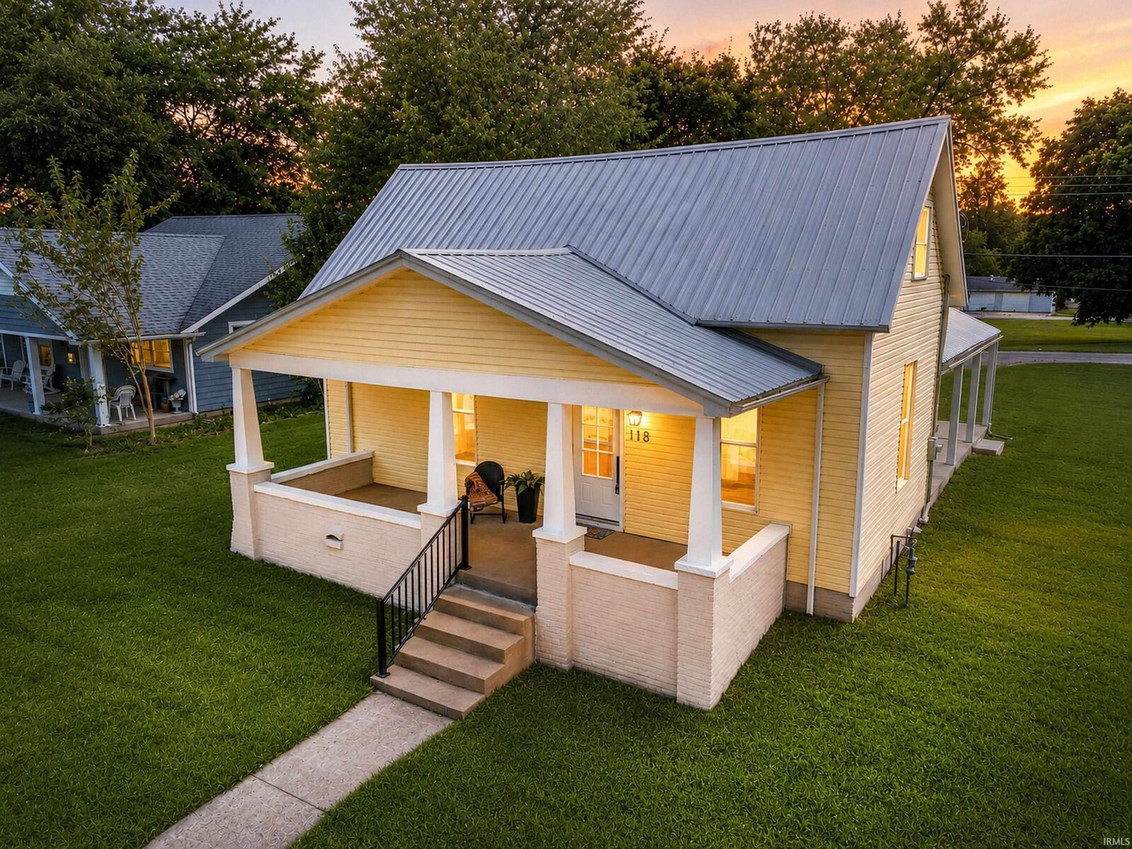 Property Photo:  118 S Gibson Street  IN 47660-1518 