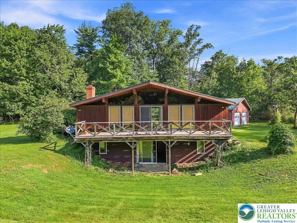 Property Photo:  7625 Gypsy Moth Drive  PA 18066 