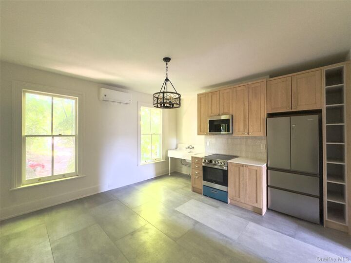 Property Photo: 176 South Street 3 NY 12550