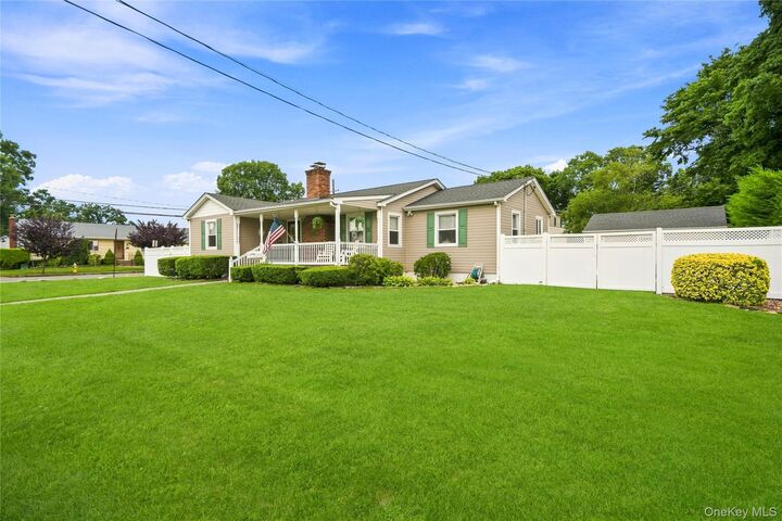 Property Photo:  494 N Putnam Avenue  NY 11757 