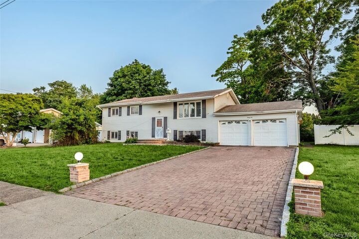 Property Photo:  36 Clearview Drive  NY 11798 
