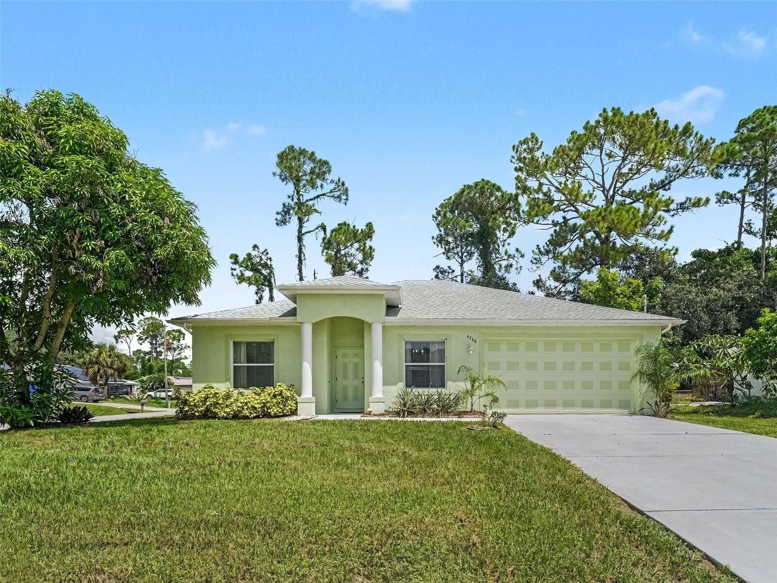 Property Photo:  4288 Dureve Avenue  FL 34286 