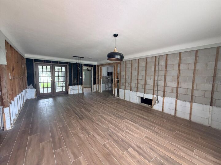 Property Photo:  1842 Oregon Avenue NE  FL 33703 