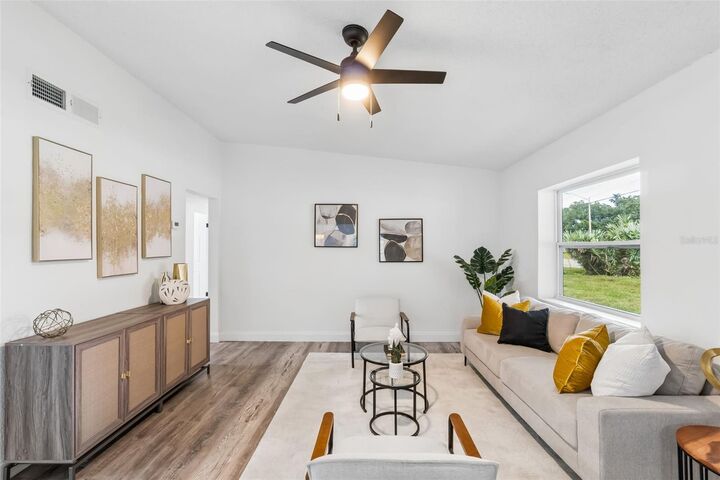 Property Photo:  560 N Tampa Avenue  FL 32805 
