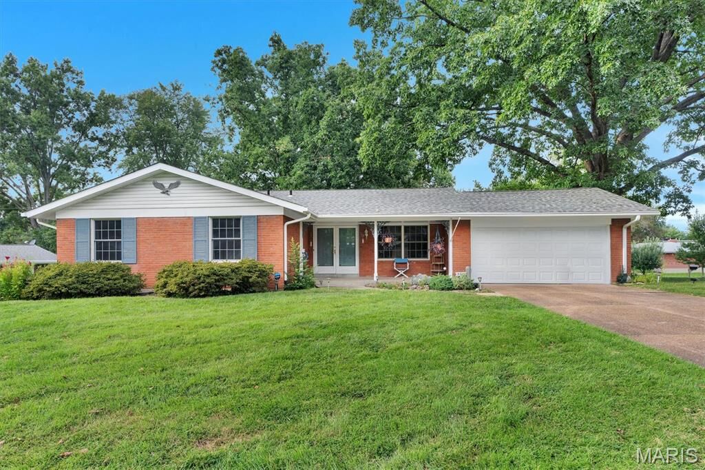 Property Photo: 5837 Oak Forest Lane MO 63128