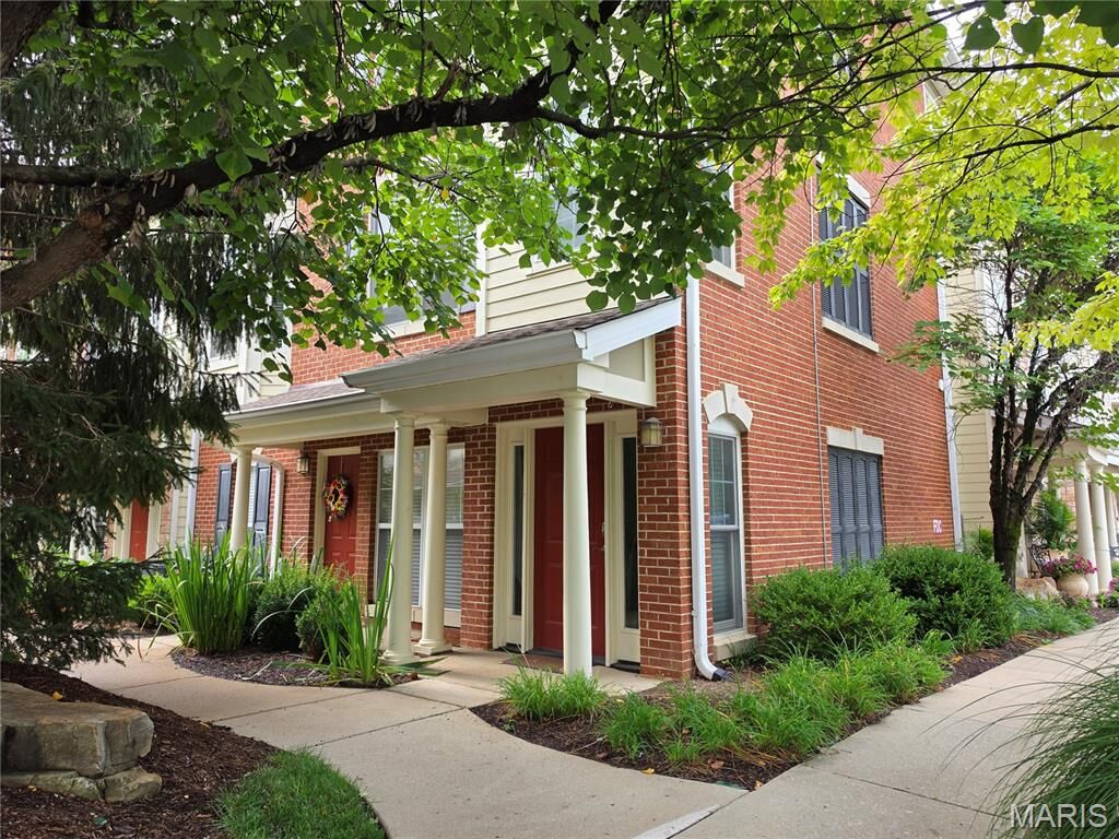 Property Photo:  2662 McKnight Crossing Court  MO 63124 