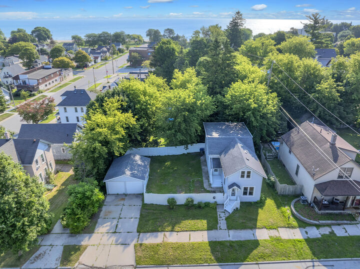 Property Photo:  1715 S 9th St  WI 53081 