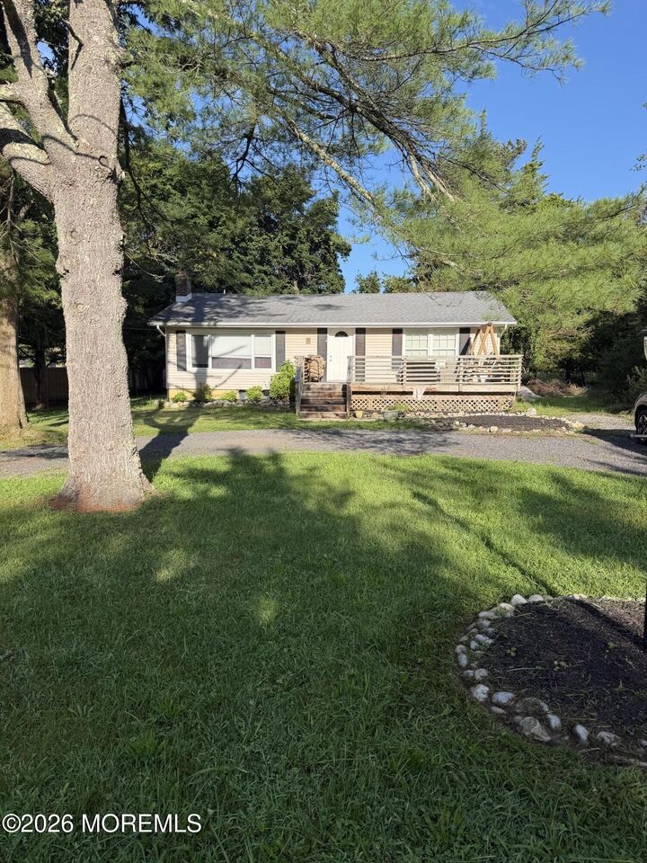 Property Photo:  5 Bridge Road  NJ 08087 