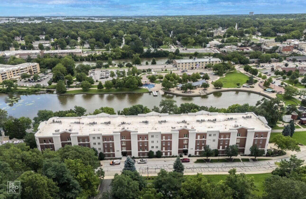 Property Photo: 218 N Water Street 203 IL 60510