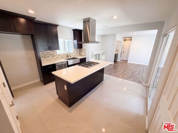 Property Photo:  2025 Via Mirada  CA 92833 