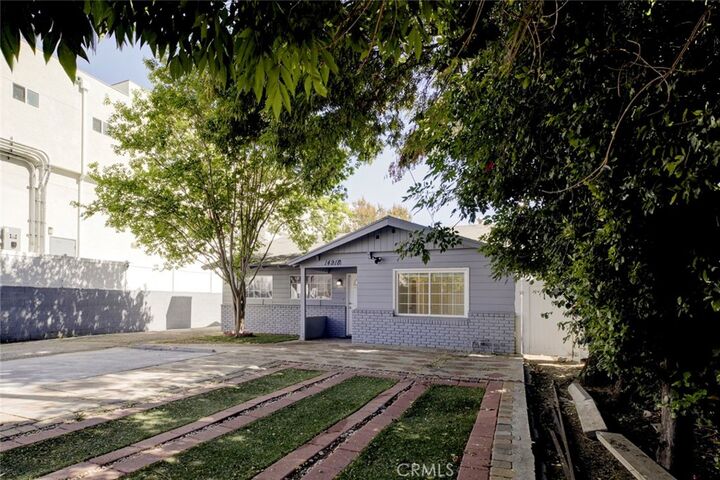 Property Photo: 14918 Wyandotte CA 91405