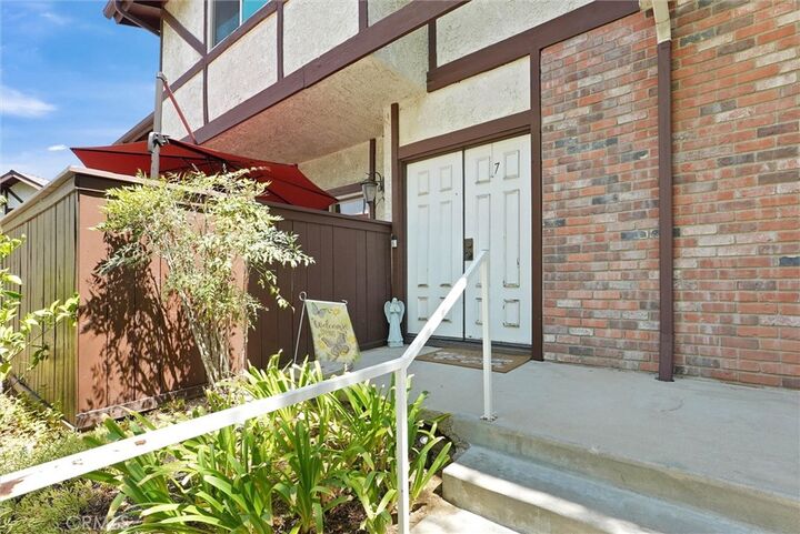 Property Photo:  10480 Sunland Boulevard 7  CA 91040 