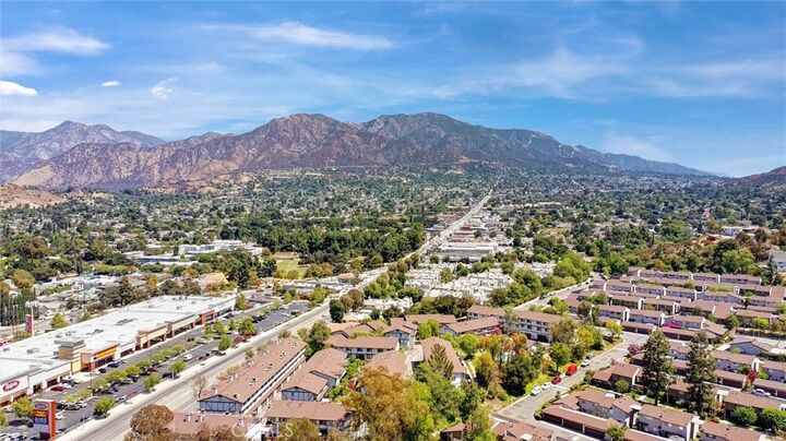 Property Photo:  10480 Sunland Boulevard 7  CA 91040 