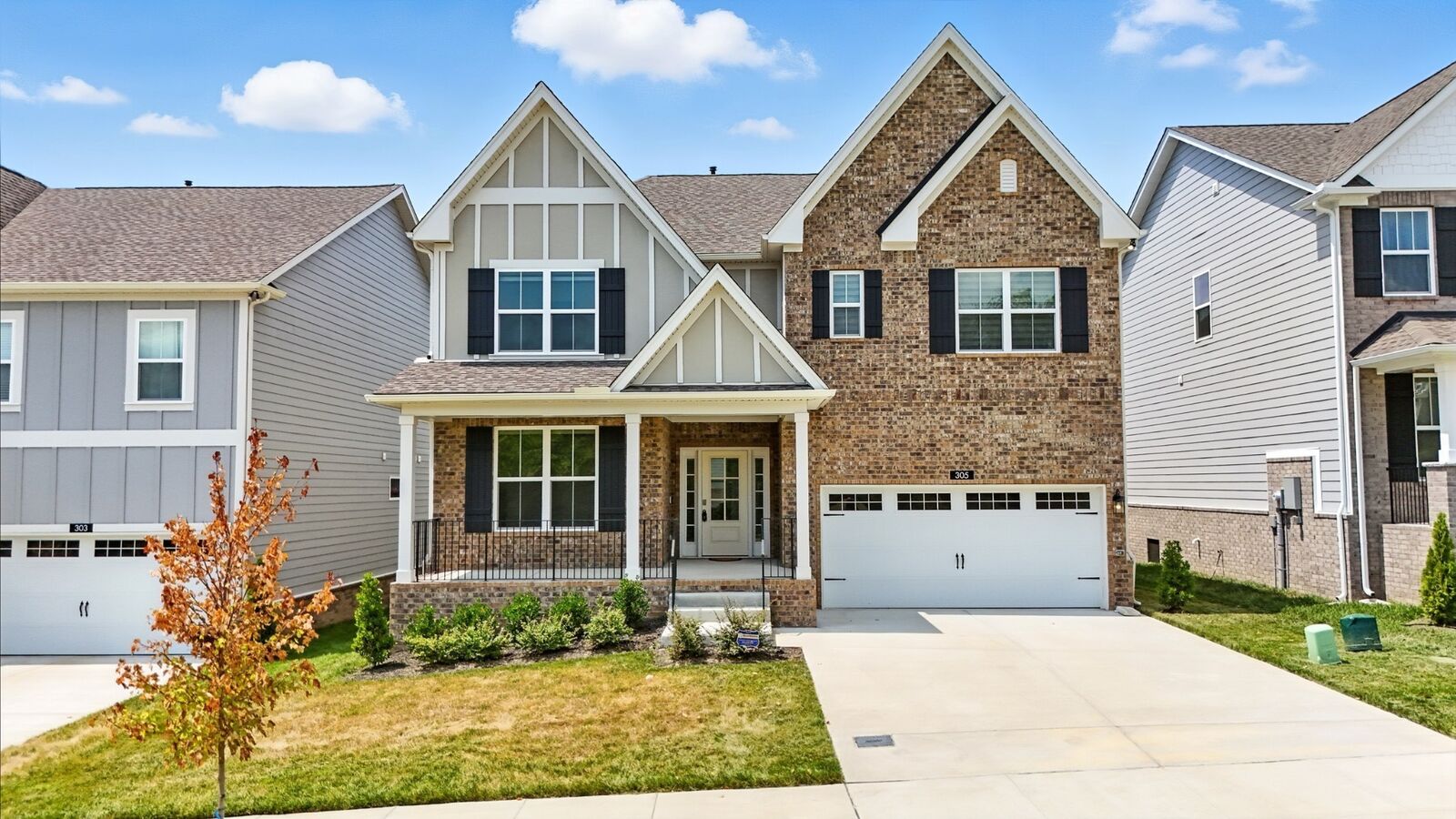 Property Photo:  305 Rawling Ln  TN 37066 