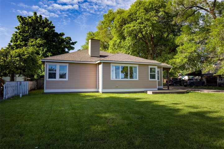 Property Photo:  802 4th Avenue E  MT 59860 