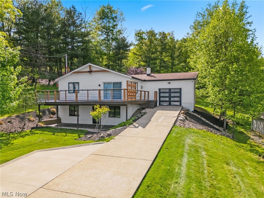 Property Photo:  573 W Mohawk Drive  OH 44644 