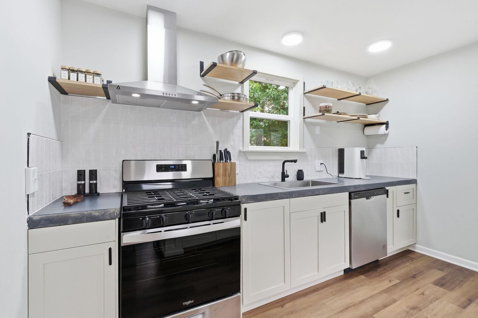 Property Photo:  4716 Washburn Avenue N  MN 55430 