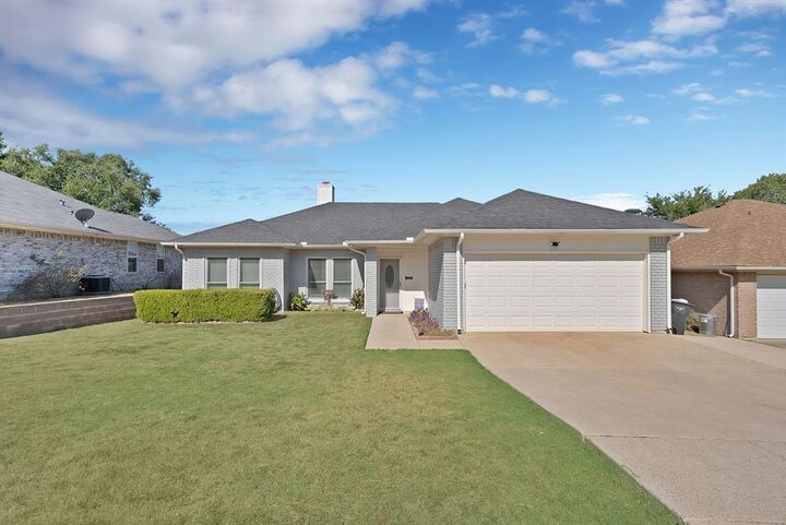 Property Photo:  4925 Saint Thomas Place  TX 76135 