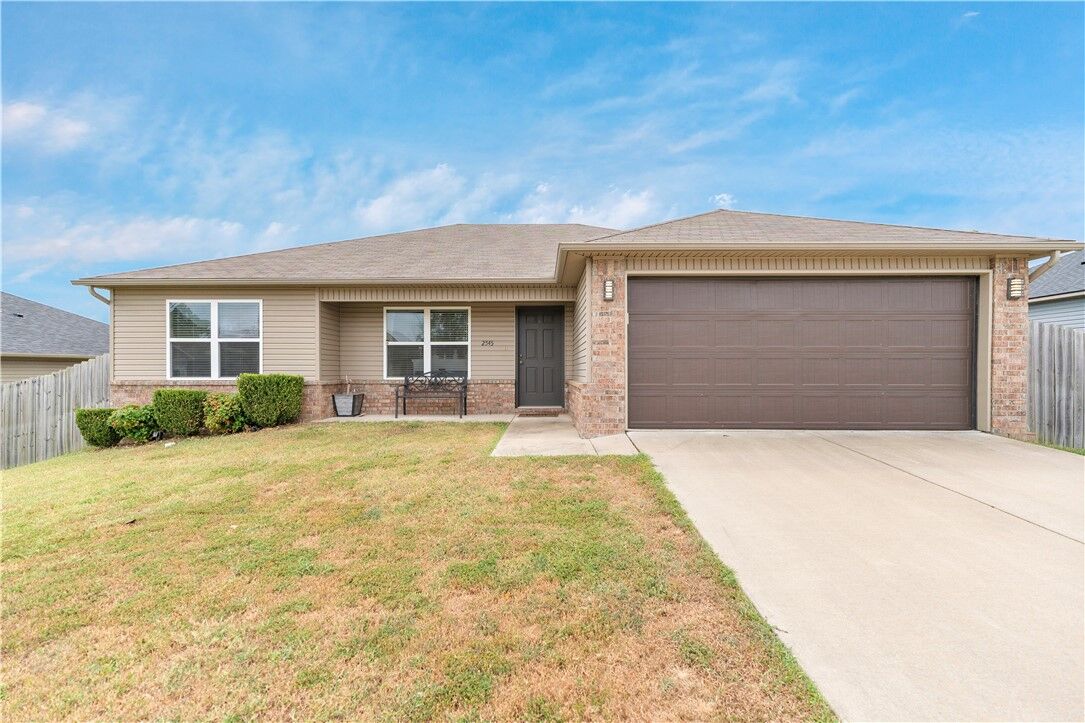 Property Photo:  2545 Wyandotte Avenue  AR 72764 